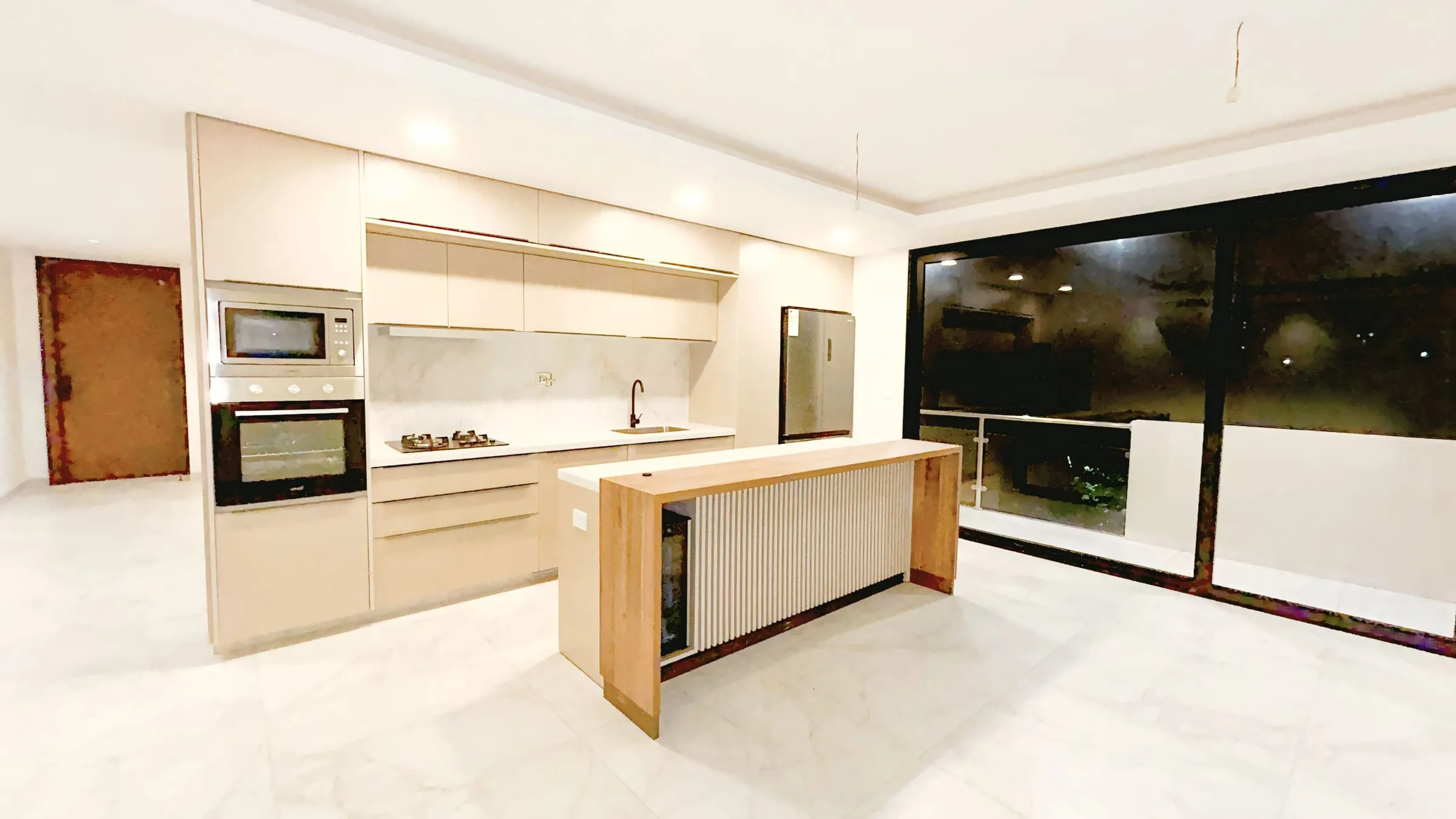 Cocina con vista al balcón