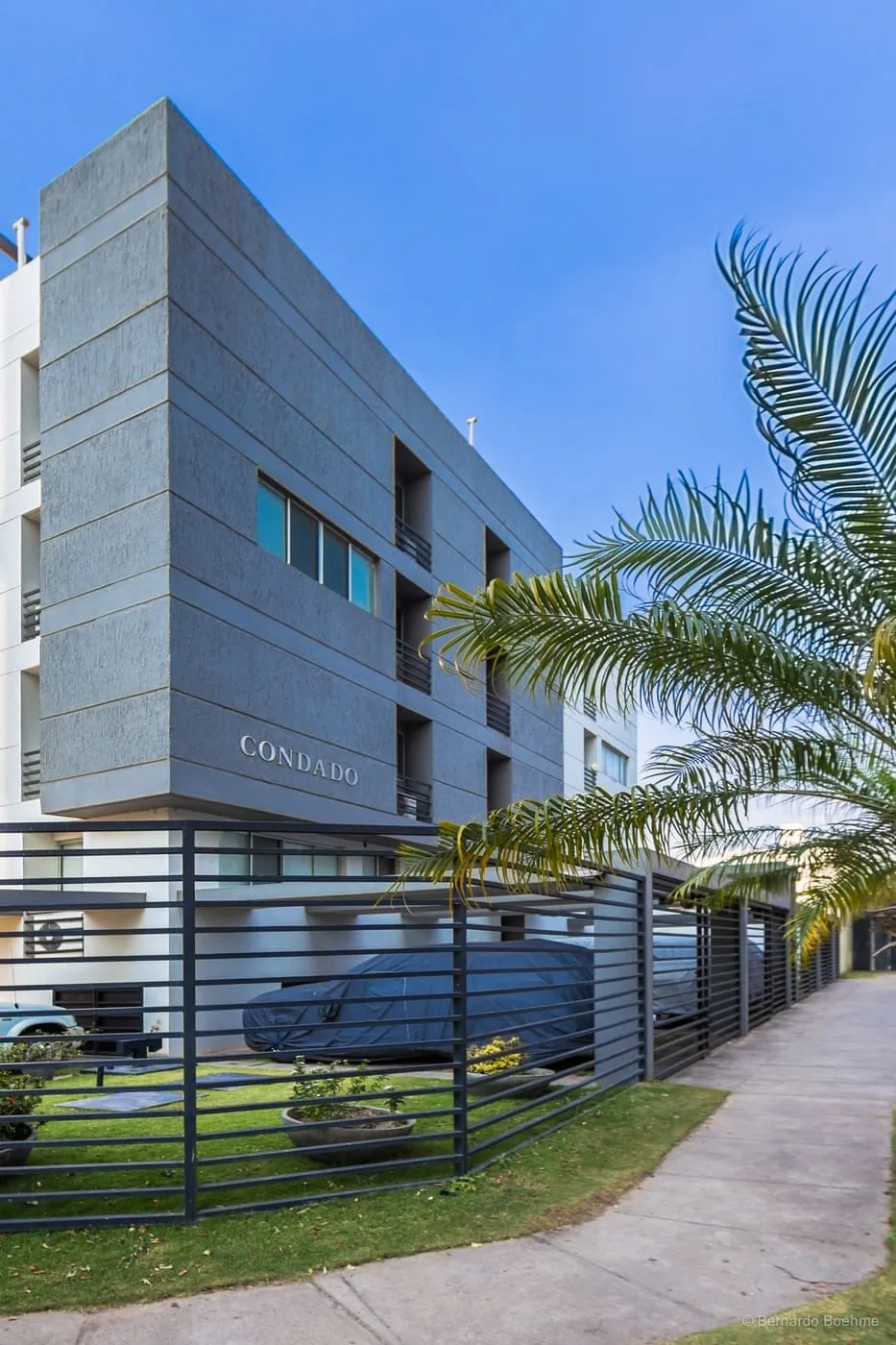 Condado I — fachada en Equipetrol